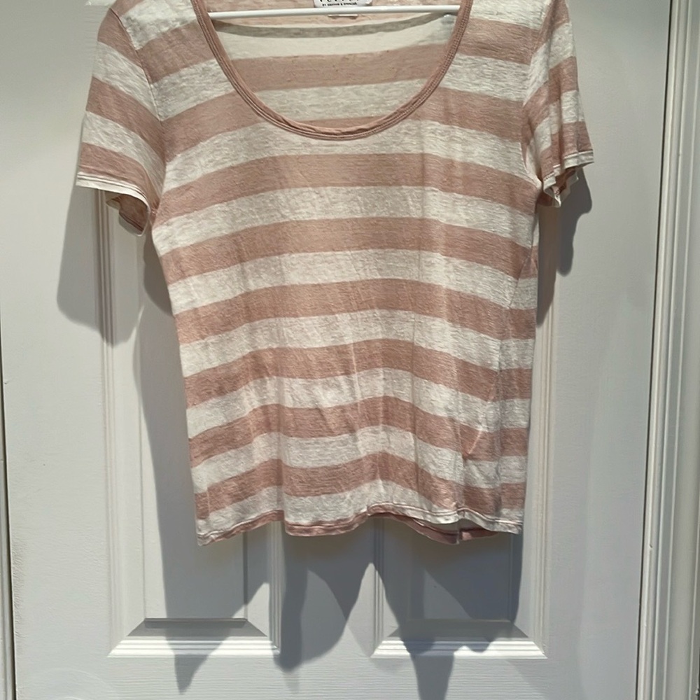 Velvet by Graham & Spencer Cream and Pink Short Sleeve Tee